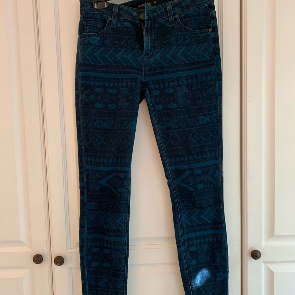 Blue print jeans